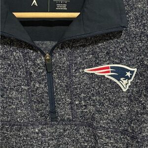 #049 New England Patriots Mens LARGE Blue 1/4 Zip Performance Antiqua Jacket